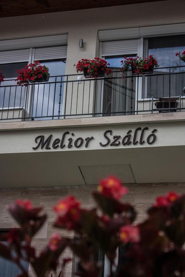 Melior Szallo Eger Luaran gambar
